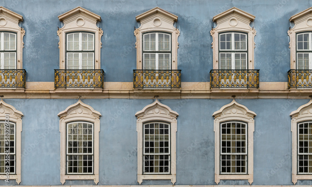 Obraz premium Queluz Palace exterior window details