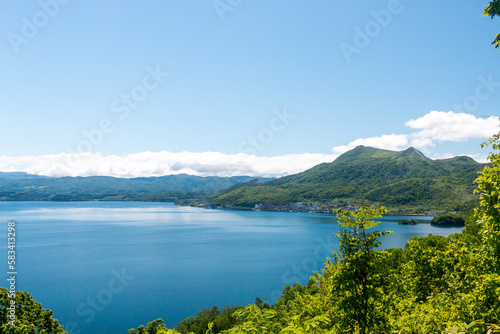 北海道洞爺湖町、月浦展望台から眺めた初夏の洞爺湖【6月】