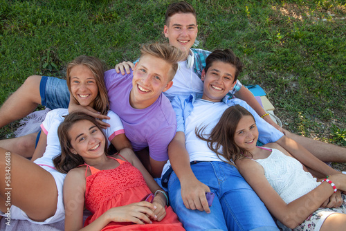 Obraz na płótnie lifestyle of teens w salonie