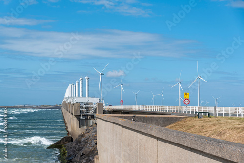 Oosterscheldesperrwerk beim Banjaardstrand nahe Kamperland. Provinz Zeeland in den Niederlanden