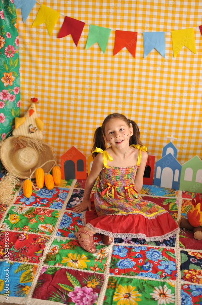 menina feliz no feriado festa junina , festa caipira Stock Photo ...