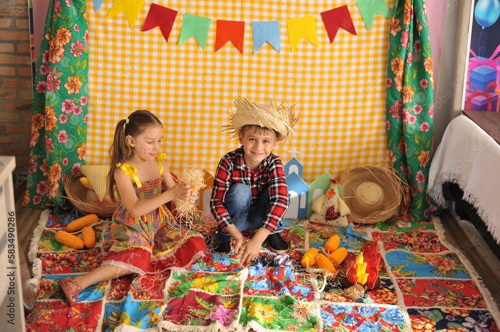 Padronagem Festa Junina Fundo Azul/ Símbolos típicos de festa