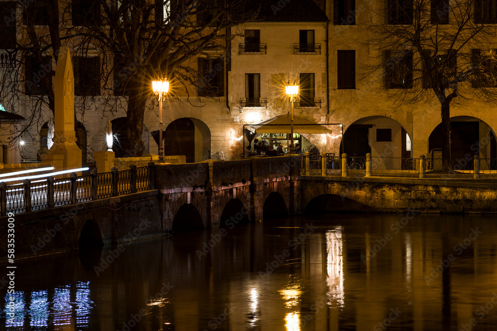 Fototapeta premium Dante Alighieri Locanda night view in Treviso 