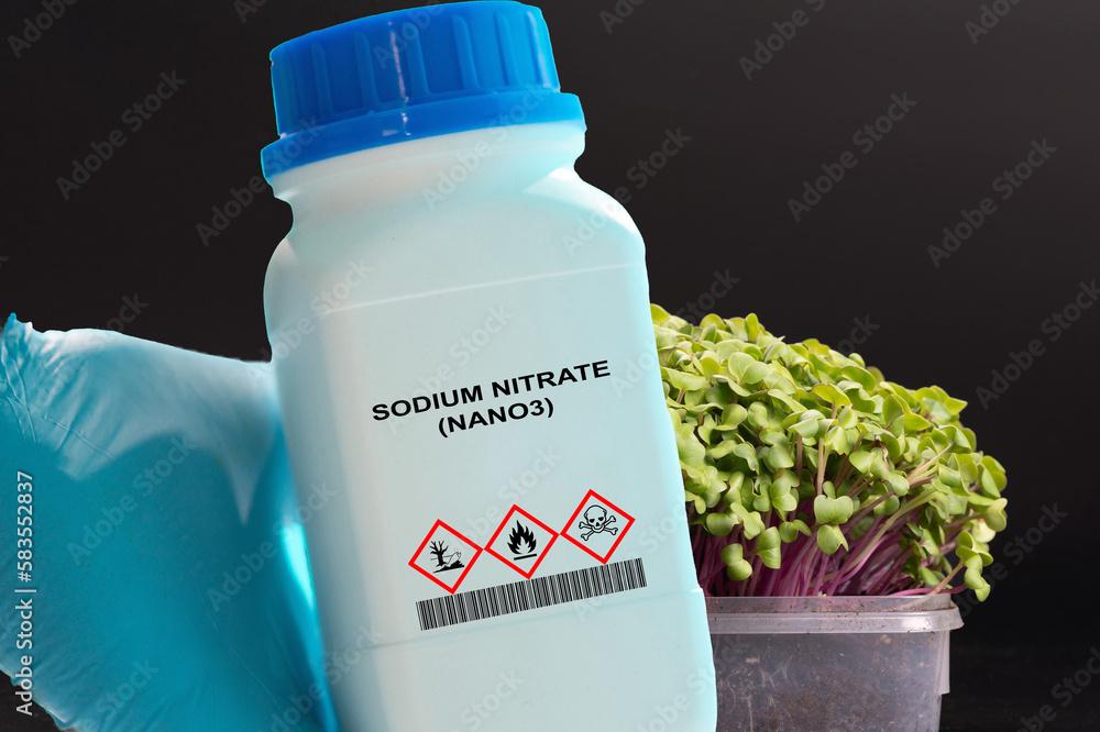 Foto de Sodium nitrate (NaNO3) A salt commonly used in the food ...