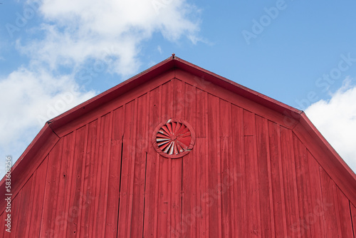 Obraz na płótnie red barn and sky w salonie
