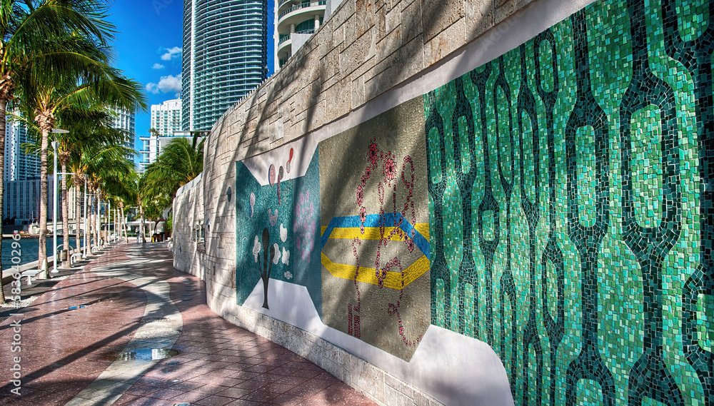 Obraz premium Colourful Streets of Miami on a sunny day