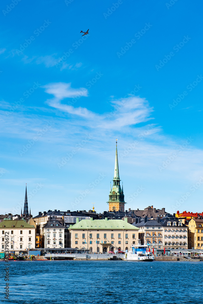 Naklejka premium Beautiful view on Gamla Stan harbor on Baltic Sea. Old city center of Stockholm, Sweden.