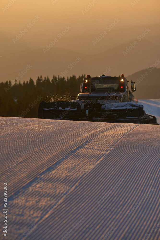 Fototapeta premium snow groomer