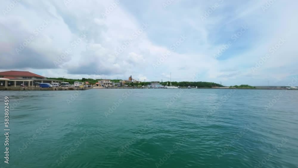 南国の海を航行する船からの風景 南国の海を航行する船からの風景