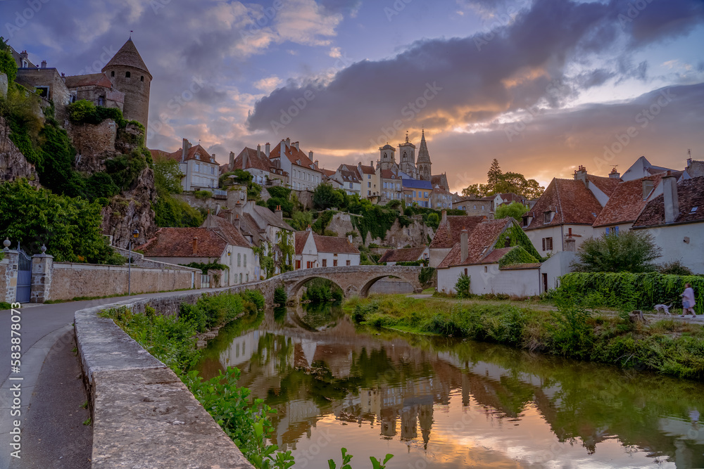Fototapeta premium Semur-En-Auxois