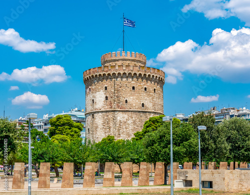 Famous White tower in Thessaloniki, Greece photo