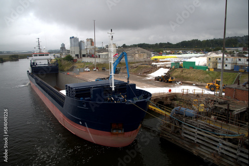 Small bulk carrier