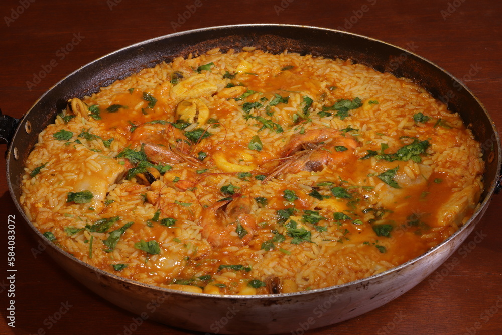 Paella de Frutos do Mar com Arroz Camarão Paella de Frutos do Mar com Arroz Camarão