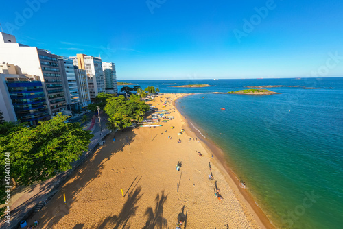 Imagem aérea de Vila Velha, mostrando a Praia da Costa, 3ª Ponte e o Convento da Penha. © tiago