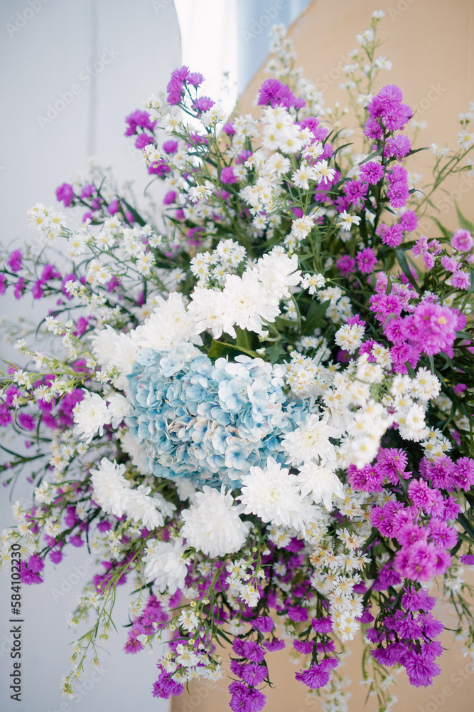 brown and white board with lots of flower decorations, wedding decorations, wedding reception with lots of flowers, wedding photo booth brown and white board with lots of flower decorations, wedding decorations, wedding reception with lots of flowers, wedding photo booth