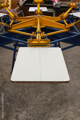 Octopus screen printing wood palette