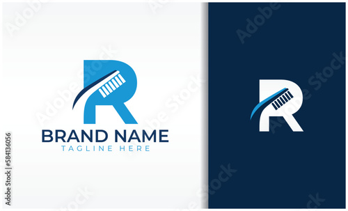 letter R toothbrush logo