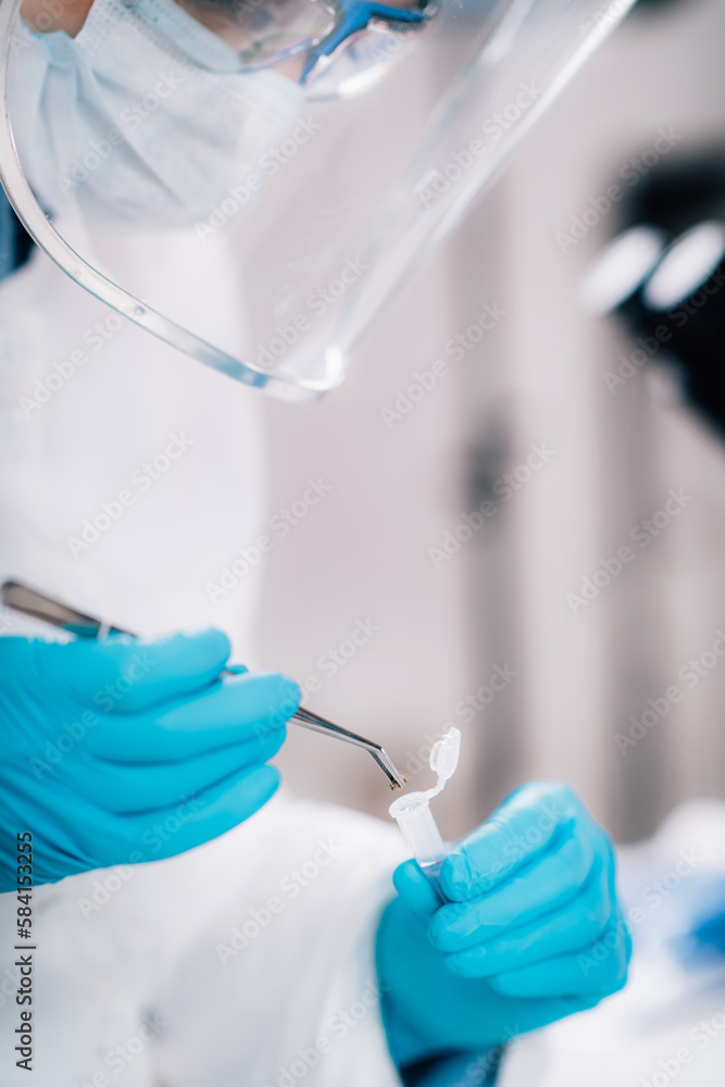 Foto de Bioarcheology. Archaeologist Analyzing Ancient Human