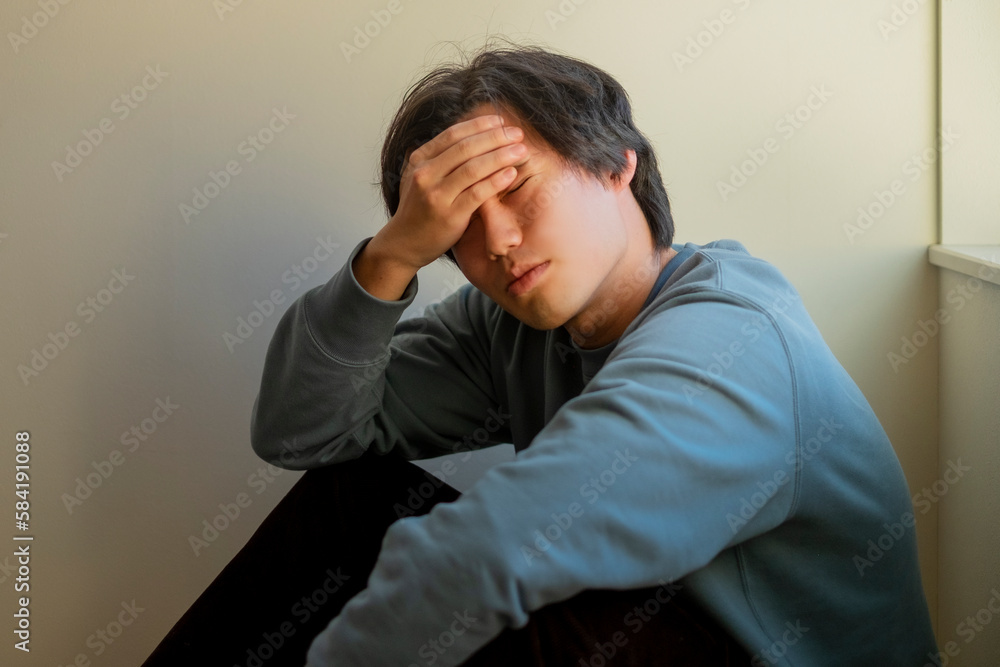落ち込む男性 落ち込む男性