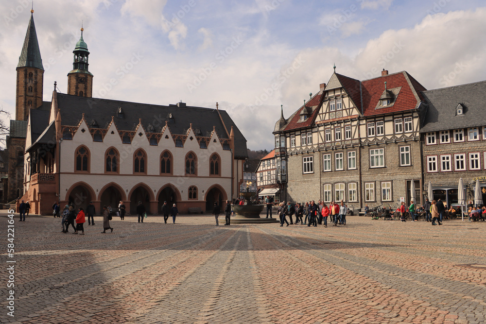 Romantisches Goslar; Marktplatz mit Marktkirche und Rathaus