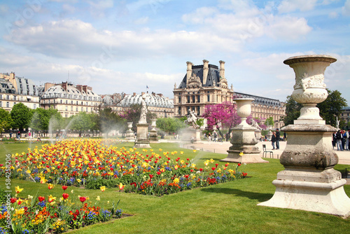 Jardin des Tuileries, Paris photo