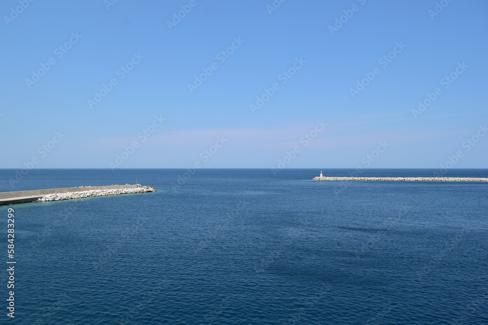 Obraz premium port entrance
