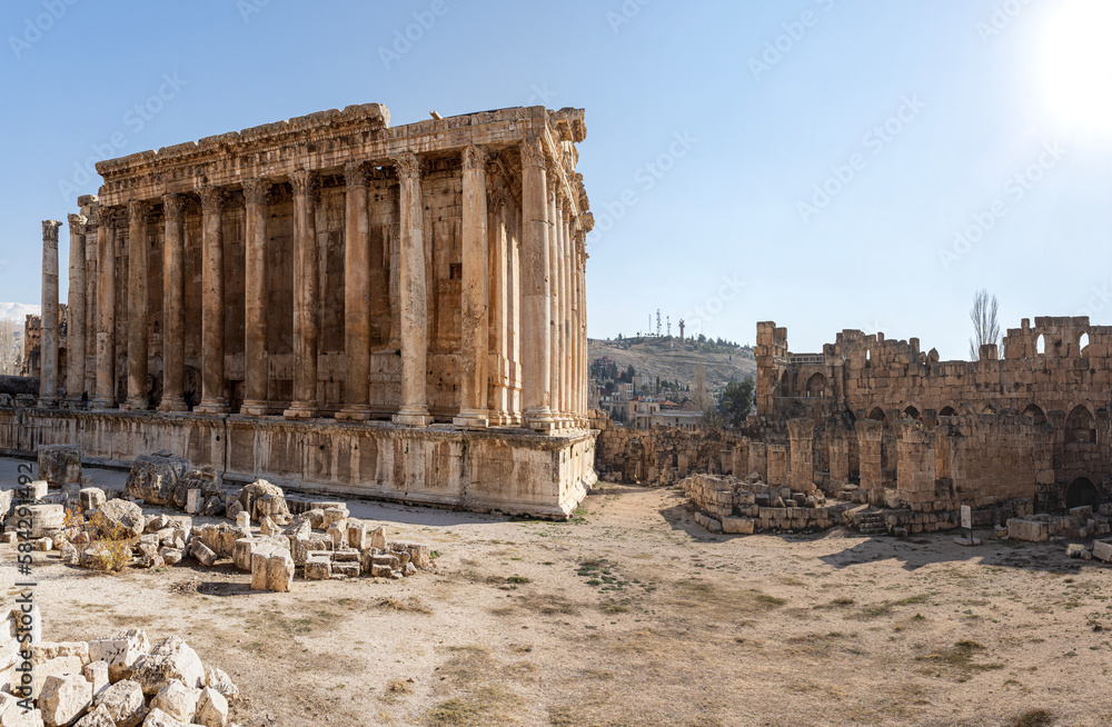 Obraz premium Ruins of Jupiter temple and great court of Heliopolis in Baalbek, Bekaa valley, Lebanon