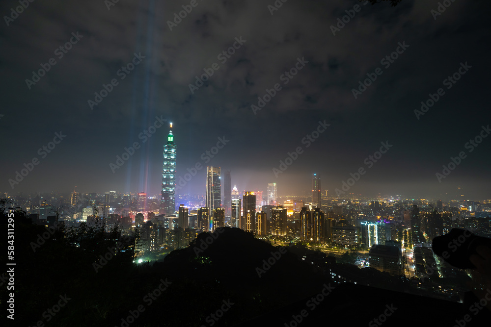 摂影平台から見る台北101と信義区の夜景 台湾 台北市