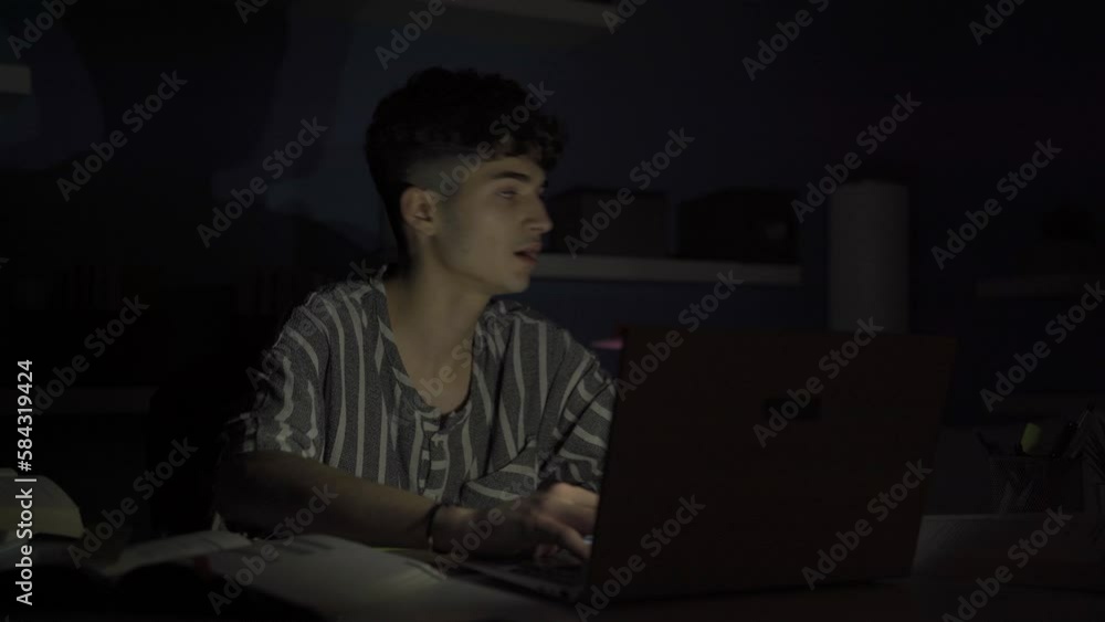 While the student is studying at home, the electricity is cut off.
While the student is studying at home with a happy expression, the electricity is cut off and he is surprised.
While the student is studying at home, the electricity is cut off.
While the student is studying at home with a happy expression, the electricity is cut off and he is surprised.