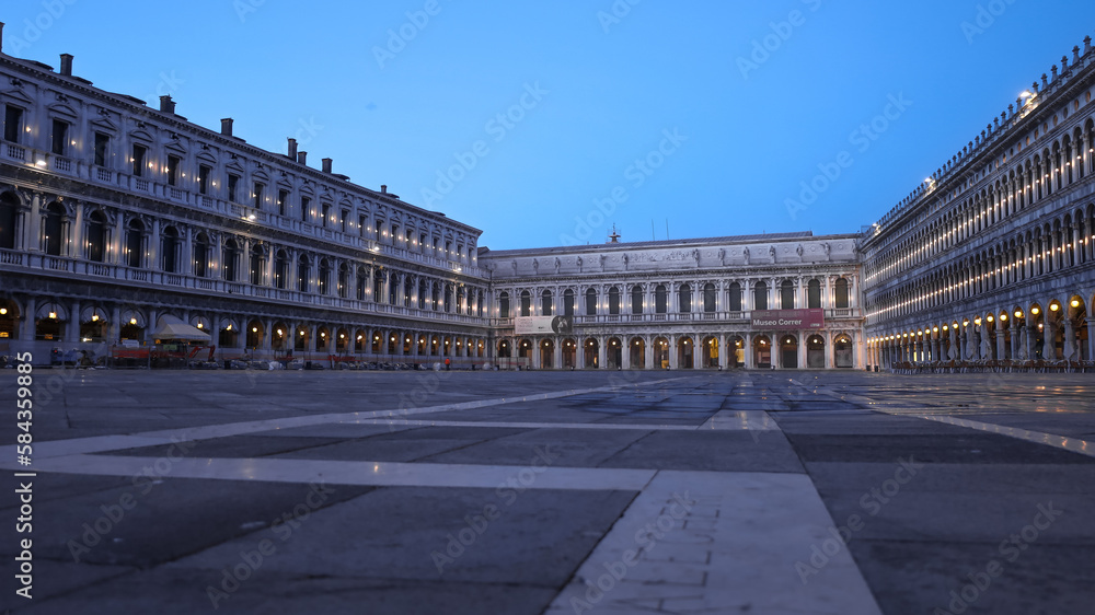 Obraz premium Venice - urban landscape, historic old town, city on the water - St. Mark's Square - piazza di San Marco