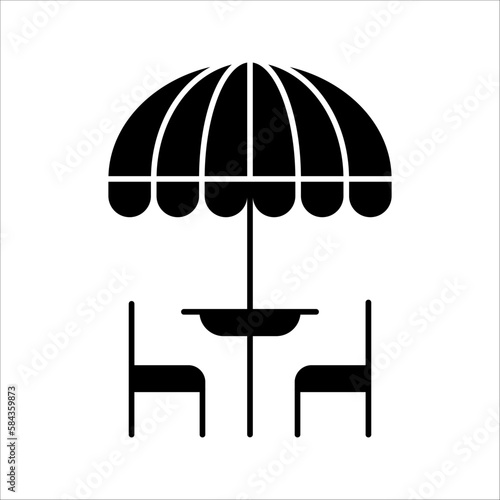 Terrace cafe line vector icon. Camping table and chairs illustration sign. linear style symbol for mobile concept and web design. restaurant logos. on a white background