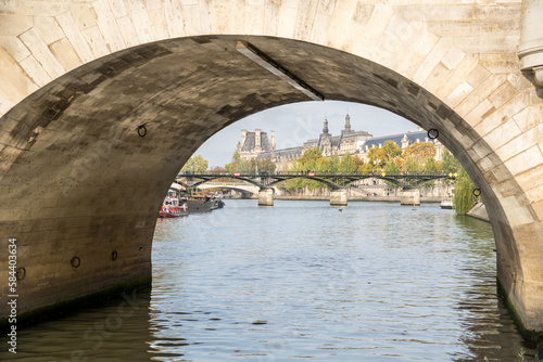 Parisian bridge arch © robertdering