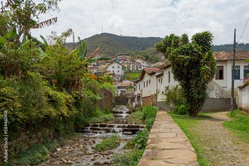 Vista do c  rrego do Caquende  no bairro do Ros  rio  em Ouro Preto  Minas Gerais