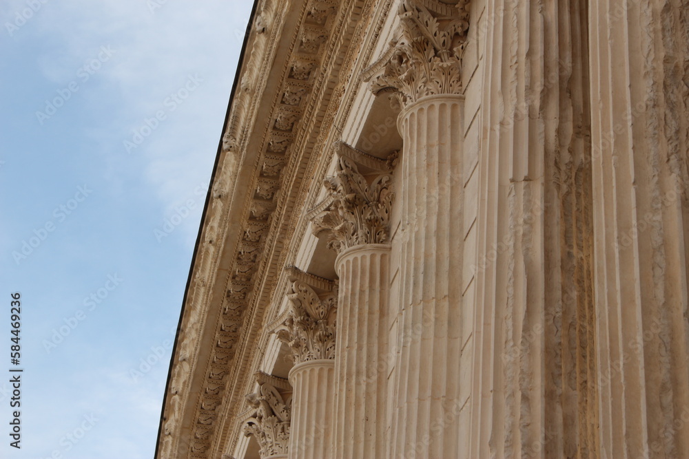 detail of the façade of the old Roman Temple in Nimes, France (Maison carrée, Nimes) detail of the façade of the old Roman Temple in Nimes, France (Maison carrée, Nimes)