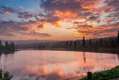 See im Harz bei Sonnenaufgang
