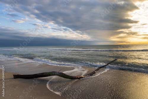 Late afternoon photo at Blind Pass Beach at Manasota Key, on the Florida Gulf Coast © HJ
