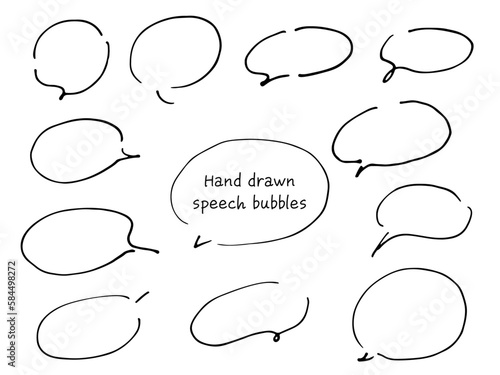 隙間のある楕円形の線画ふきだし　ペンで書いた手描きのゆるいおしゃれな吹き出し