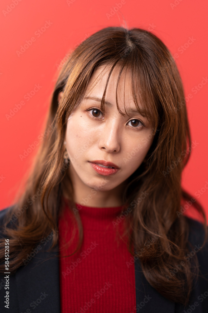 ジャケットを着た女性 ジャケットを着た女性