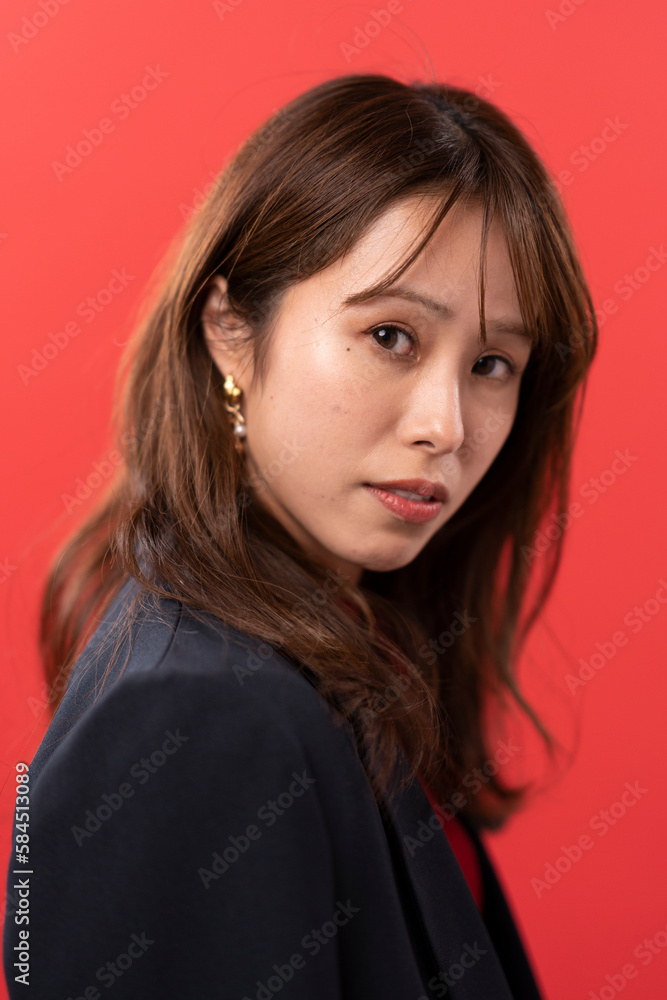 ジャケットを着た女性 ジャケットを着た女性