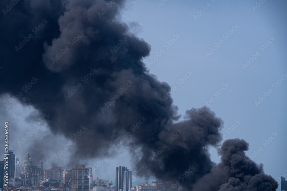 Black smoke from fire burning go to sky make more hi pollution destroying the environment and the health of the population of large cities.