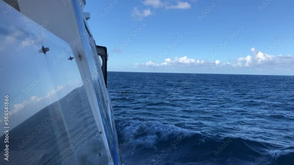 Vidéo Stock sailing on a boat over the Atlantic Ocean in canary island spain, view of the boat