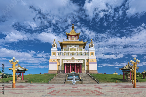 Obraz na płótnie Elista, Russia. Burkhan Bakshin Altan Sume (The Golden Abode of the Buddha Shakyamuni), the main buddhist temple of Republic of Kalmykia. w salonie