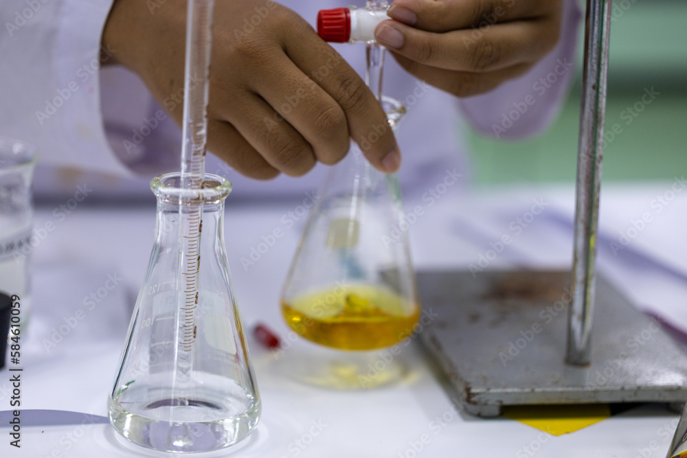 Titration method for determining salt iodate and salt iodide content in