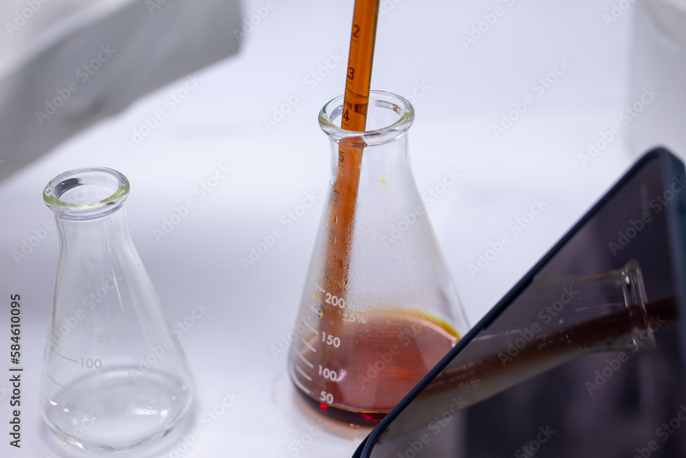 Titration method for determining salt iodate and salt iodide content in