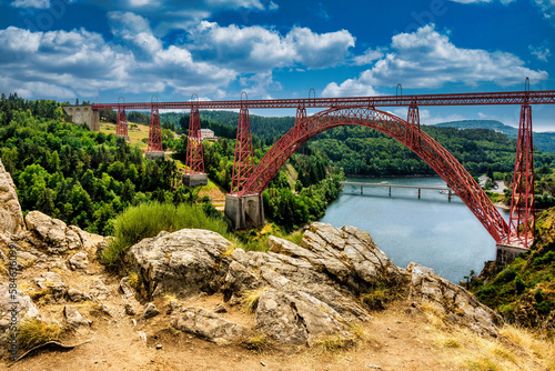  Viaduc de Garabit, entièrement métallique, ce pont ferroviaire réalisé par Gustave Eiffel est situé sur la rivière Truyere . Cantal departement. Auvergne Rhone Alpes. France