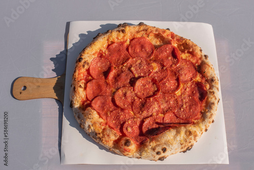 Obraz na płótnie Pizza z pieca opalanego drewnem. w salonie