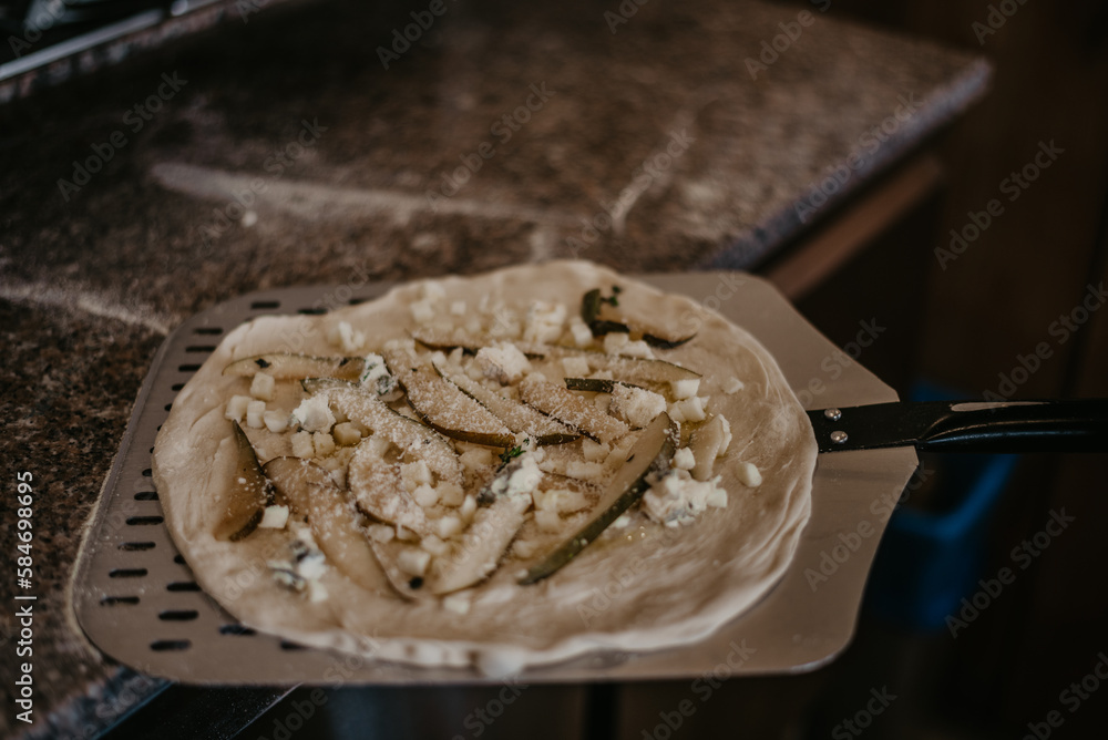 Pizza z pieca opalanego drewnem.