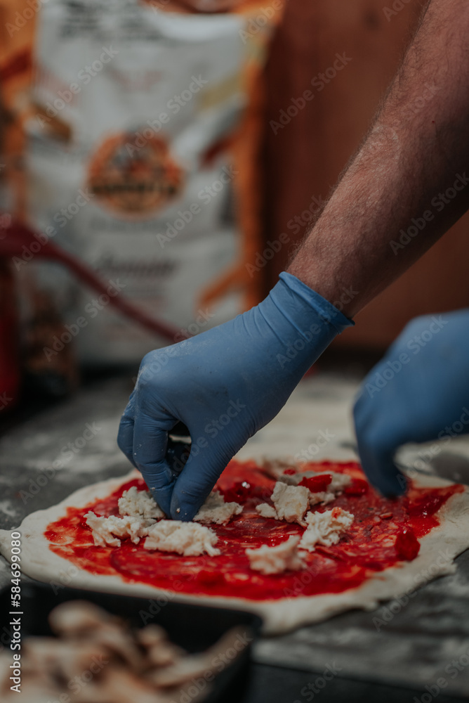 Pizza z pieca opalanego drewnem.