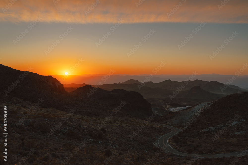 Obraz premium Desert landscape view at sunset on Route 66, Oatman, Arizona