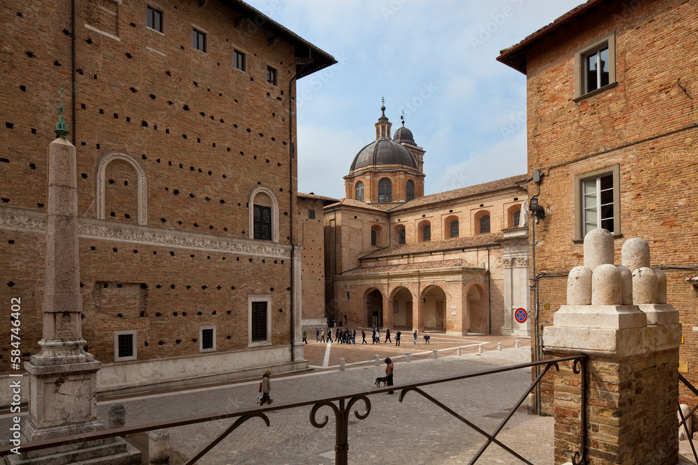 Palazzo Ducale di Urbino. Piazza Rinascimento
